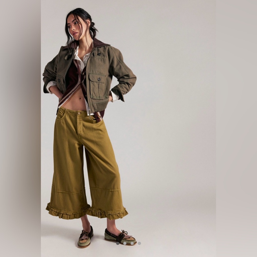 Free People We The Free Love Me Not Bloomer Jeans in Field Of Daisies